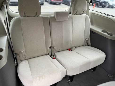 Used 2011 Toyota Sienna LE FWD image 25