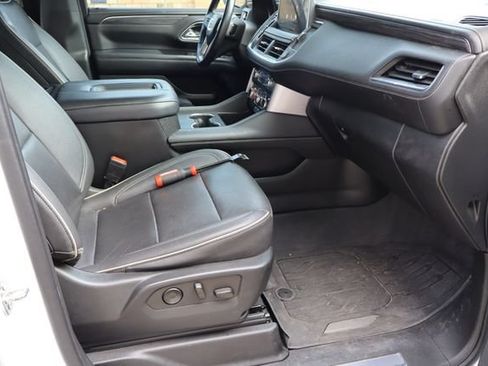 Used 2022 GMC Yukon XL SLT w/ SLT Premium Package RWD image 18