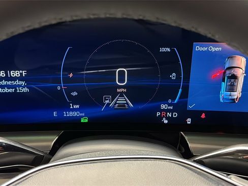 Used 2025 Cadillac Lyriq Sport image 32