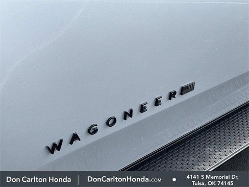 Used 2023 Jeep Wagoneer Series II image 11