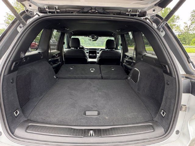 Used 2023 Jeep Grand Cherokee Trailhawk w/ Advanced Protech Group II AWD/4WD image 17