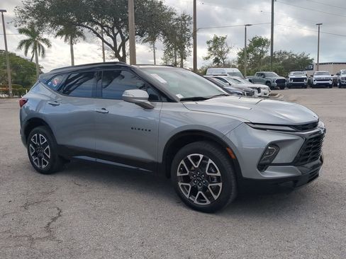 Used 2024 Chevrolet Blazer RS w/ Driver Confidence II Package image 2