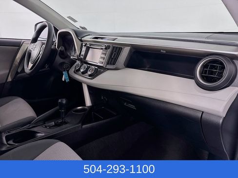 Used 2015 Toyota RAV4 LE FWD image 27