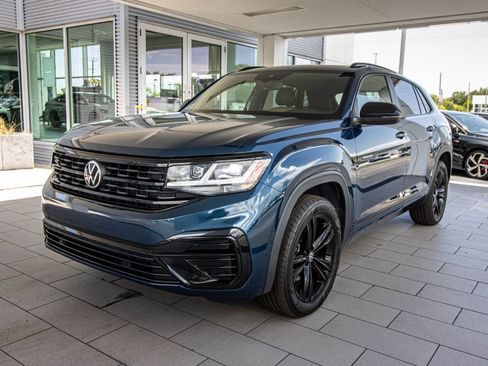 Used 2023 Volkswagen Atlas Cross Sport SEL R-Line AWD/4WD image 10