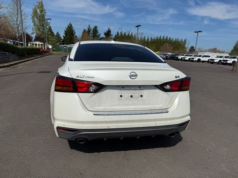 Used 2020 Nissan Altima 2.5 SR w/ Premium Package image 6