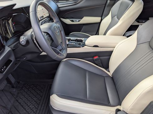 Used 2023 Lexus NX 250 FWD image 15