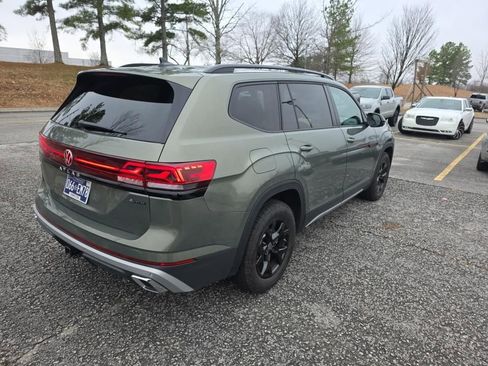 Certified 2025 Volkswagen Atlas Peak Edition SE image 6