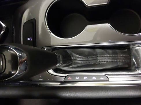 Used 2017 Chevrolet Malibu LT FWD image 21
