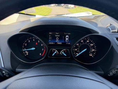 Used 2017 Ford Escape Titanium w/ Equipment Group 301A AWD/4WD image 11