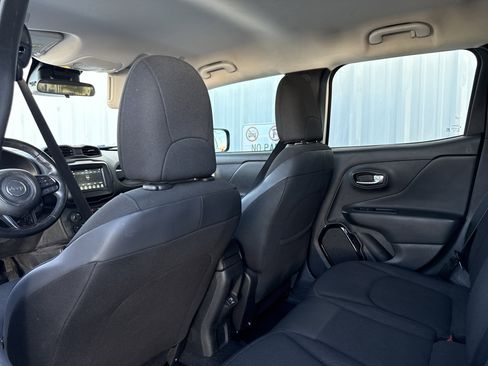 Used 2018 Jeep Renegade Altitude image 28