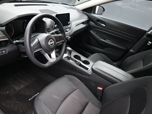 Used 2025 Nissan Altima 2.5 SV FWD image 22