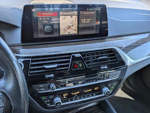 Used 2019 BMW 530e RWD image 15