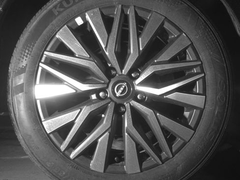 Used 2025 Nissan Altima 2.5 SV FWD image 15
