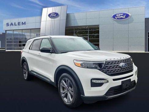 Certified 2022 Ford Explorer XLT w/ Equipment Group 202A AWD/4WD image 1