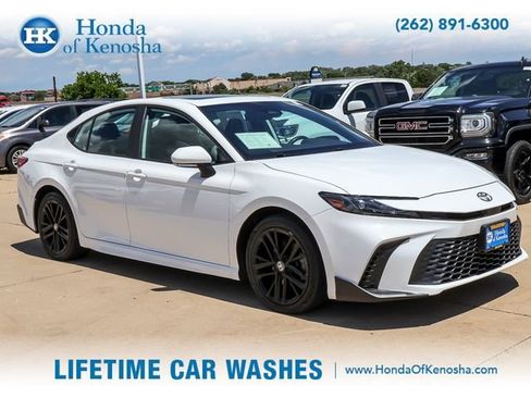 Used 2025 Toyota Camry SE w/ Multimedia Upgrade Package FWD image 7