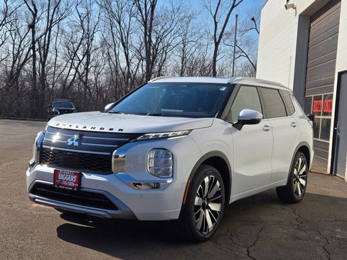 New 2026 Mitsubishi Outlander SEL AWD/4WD image 3