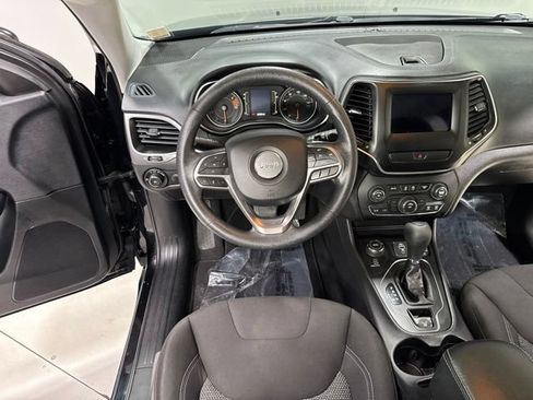 Used 2019 Jeep Cherokee Latitude w/ Popular Appearance Group AWD/4WD image 14