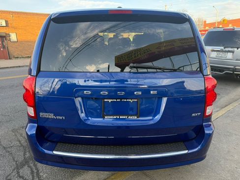 Used 2020 Dodge Grand Caravan SXT image 5