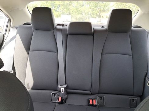 Used 2022 Toyota Corolla LE image 5