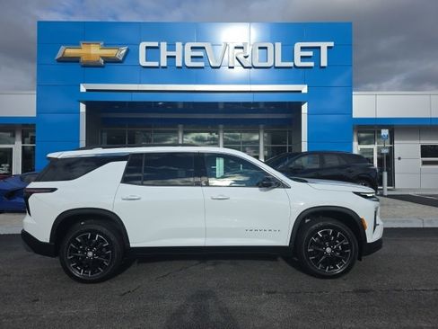 New 2026 Chevrolet Traverse LT w/ Enhanced Driving Package image 3