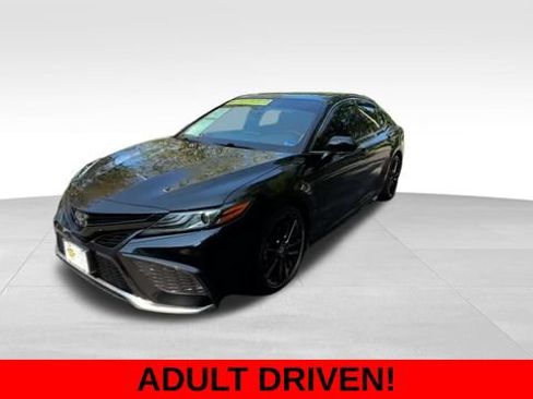 Used 2022 Toyota Camry XSE FWD image 2