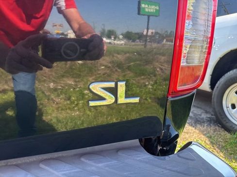 Used 2019 Nissan Frontier SL RWD image 10