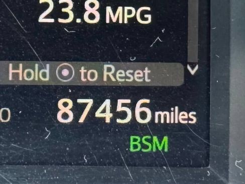 Used 2019 Toyota Highlander XLE AWD/4WD image 30