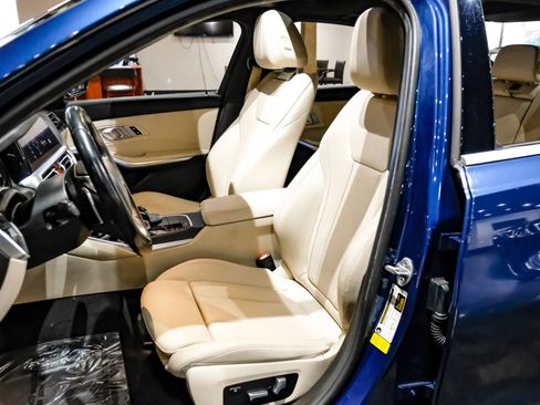 Used 2021 BMW 330i Sedan w/ Driving Assistance Package image 31