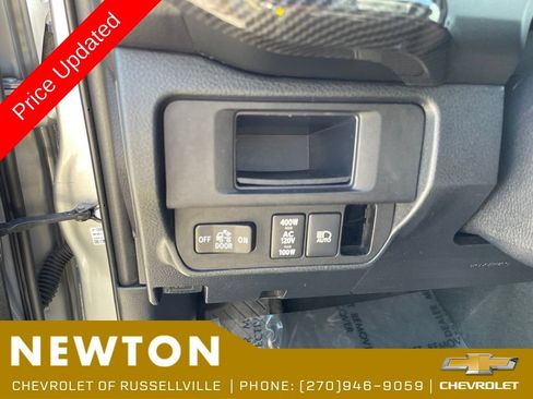 Used 2018 Toyota Tacoma TRD Off-Road w/ Technology Package RWD image 7