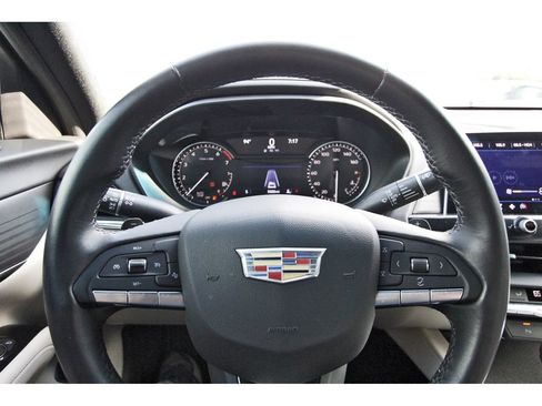 Used 2021 Cadillac CT4 Premium Luxury RWD image 15