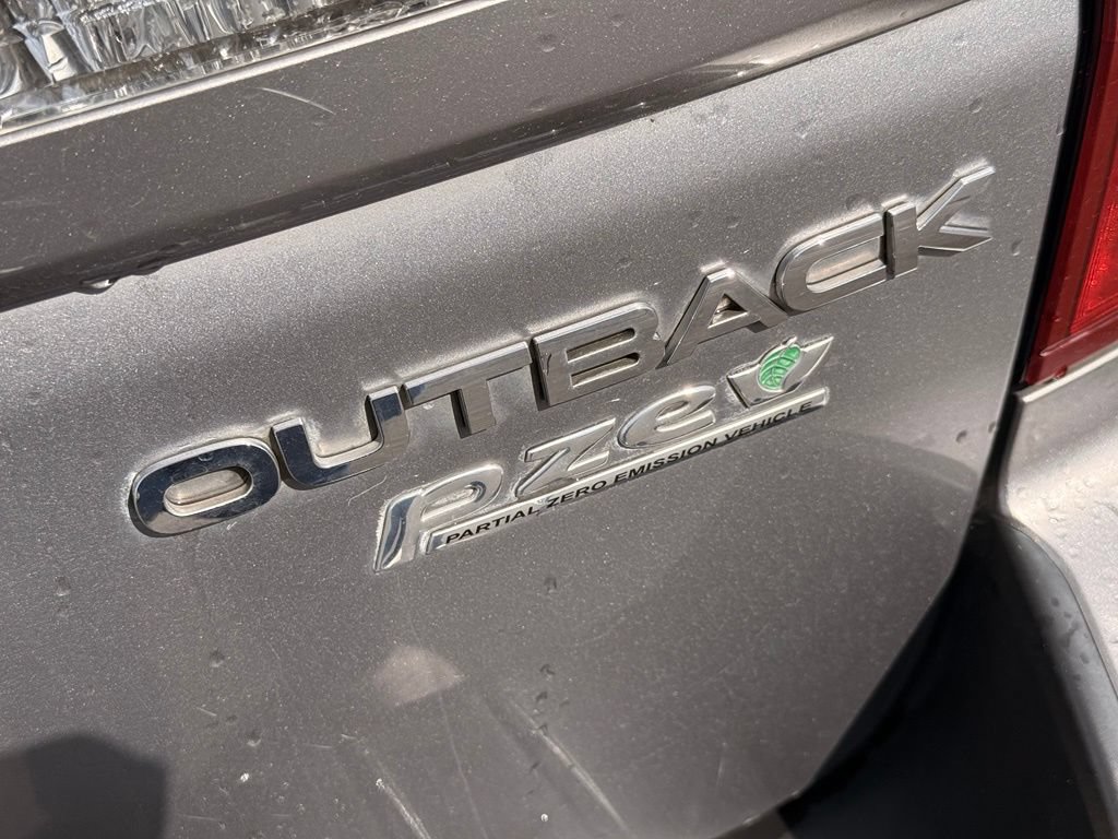 Used 2009 Subaru Outback 2.5i Limited AWD/4WD image 9