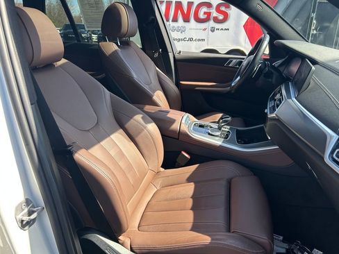 Used 2022 BMW X5 xDrive40i w/ Premium Package image 26