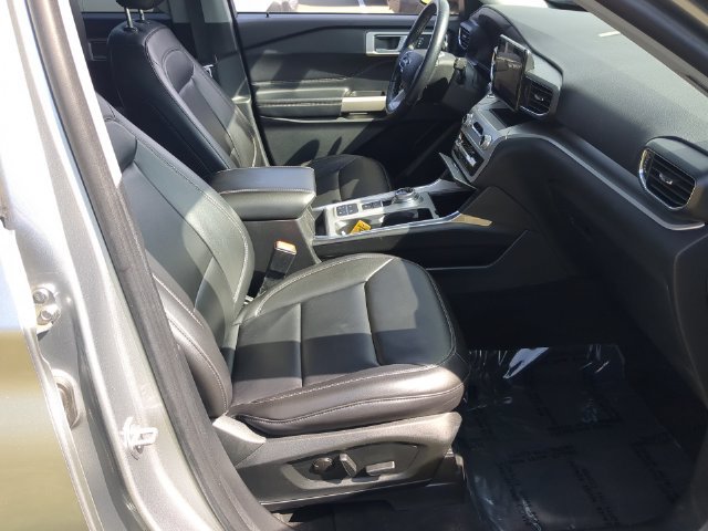 Used 2022 Ford Explorer XLT w/ Equipment Group 202A RWD image 32