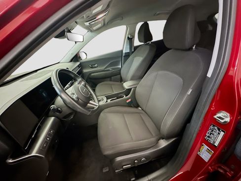 Used 2025 Hyundai Kona SEL image 13