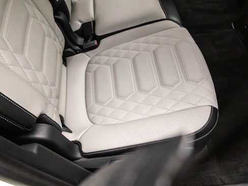 Used 2024 Ford Escape Platinum w/ Premium Technology Package image 36