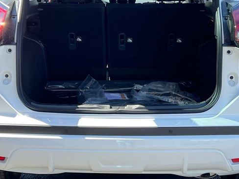 New 2025 Nissan Kicks Play S image 4