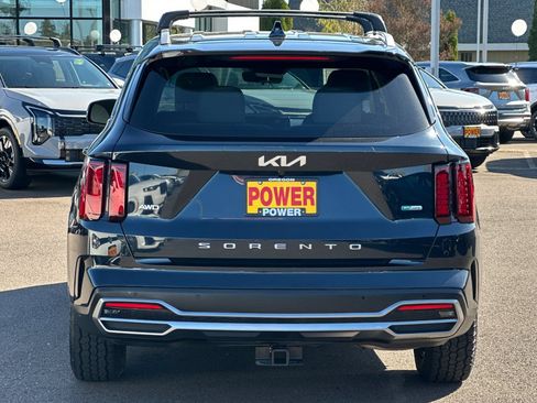 Used 2022 Kia Sorento S image 5