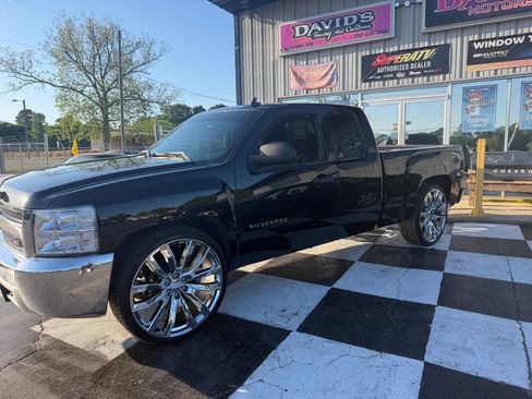 Used 2013 Chevrolet Silverado 1500 LT w/ All-Star Edition AWD/4WD image 2