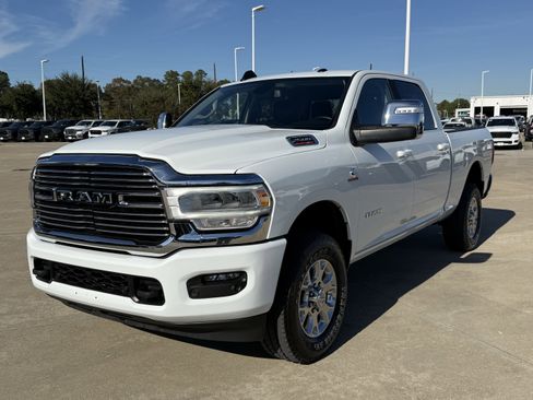 Used 2024 RAM 2500 Laramie image 9