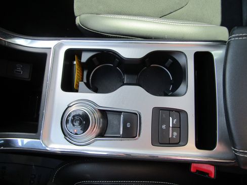 Certified 2022 Ford Edge ST w/ Equipment Group 401A image 33