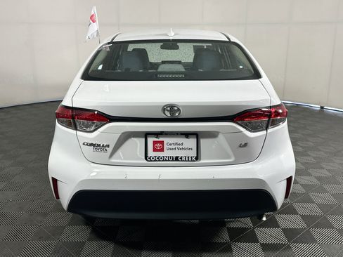 Used 2025 Toyota Corolla LE FWD image 4