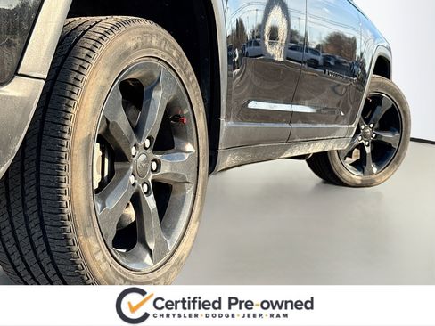 Used 2024 Jeep Grand Cherokee L Altitude image 15