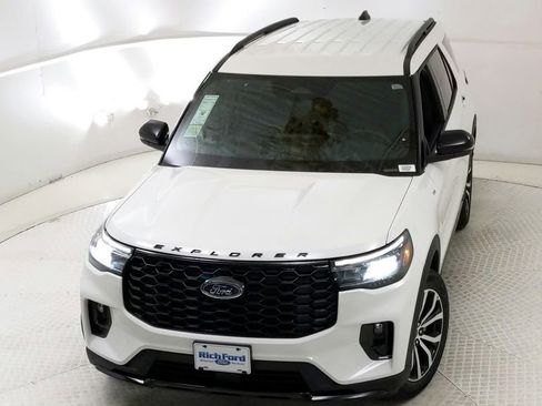 New 2025 Ford Explorer ST-Line w/ Premium Package image 20