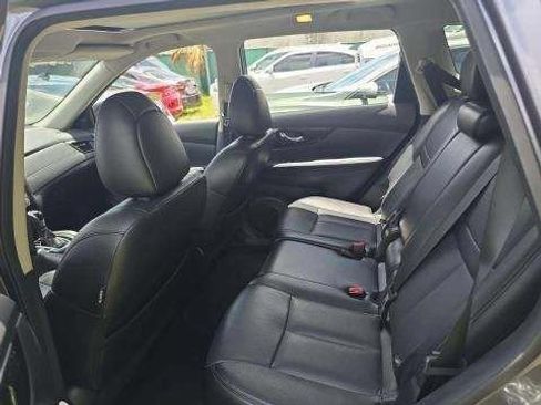 Used 2017 Nissan Rogue SL w/ SL Premium Package FWD image 9