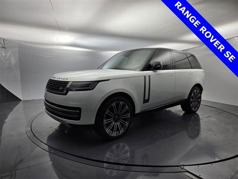 Used 2024 Land Rover Range Rover SE image 5