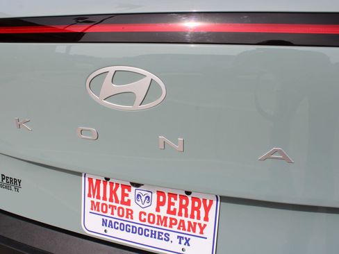 Used 2025 Hyundai Kona SEL image 17