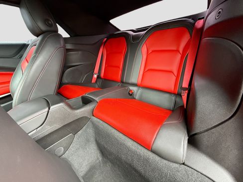 Used 2022 Chevrolet Camaro LT w/ Technology Package image 18