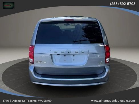 Used 2018 Dodge Grand Caravan SXT image 5