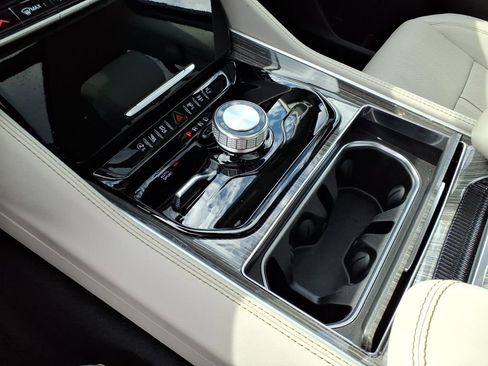 Used 2022 Jeep Wagoneer Series II w/ Premium Group I image 31