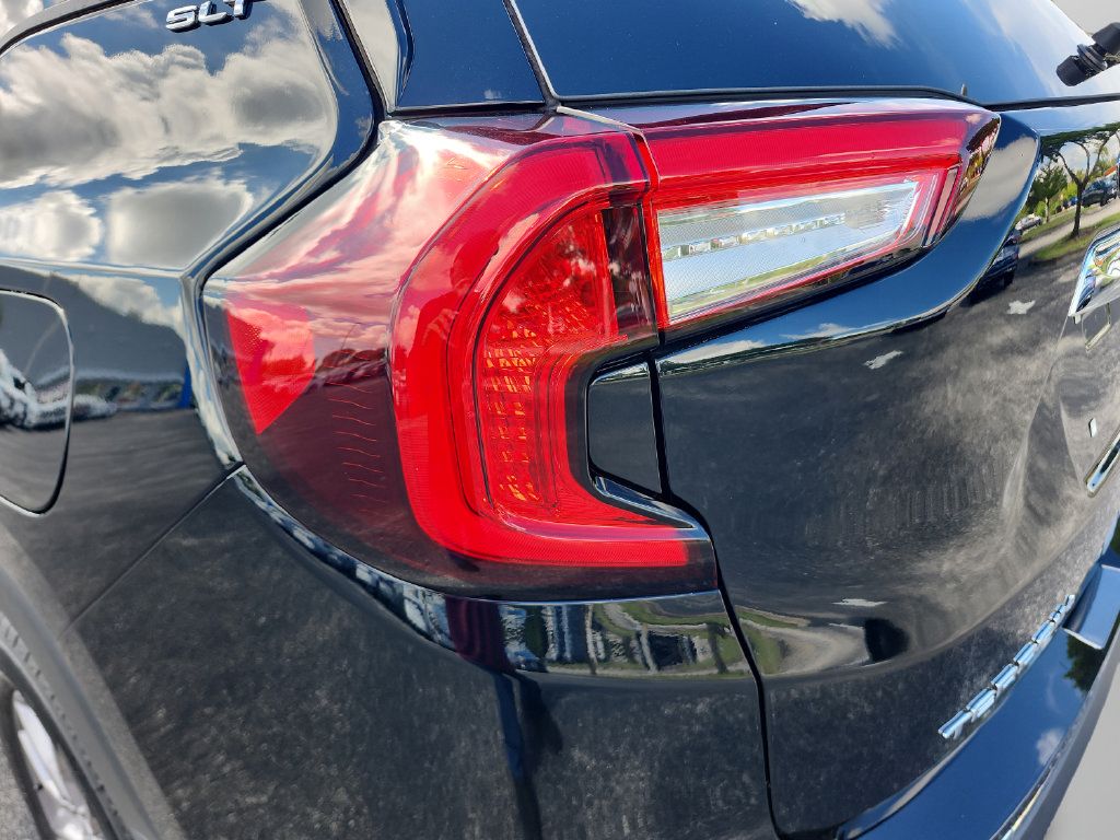 Used 2023 GMC Terrain SLT AWD/4WD image 15